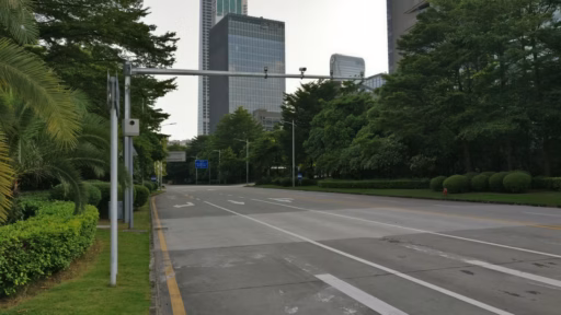某月某日，深圳